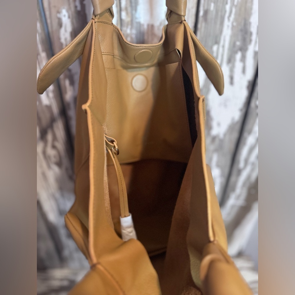 Noha Nadler Charlotte Handbag NEW Tan/ Cappuccino Includes extra pouch - Picture 3 of 16